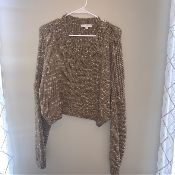 Cropped scoop neck sweater - Picture 1 of 3